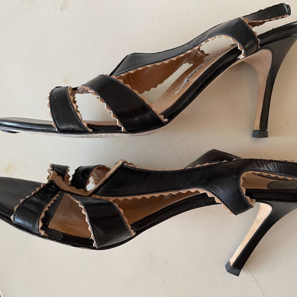 Manolo Blahnik heeled slingback sandals, black & tan, scallop edging, size 40 - Picture 3 of 7